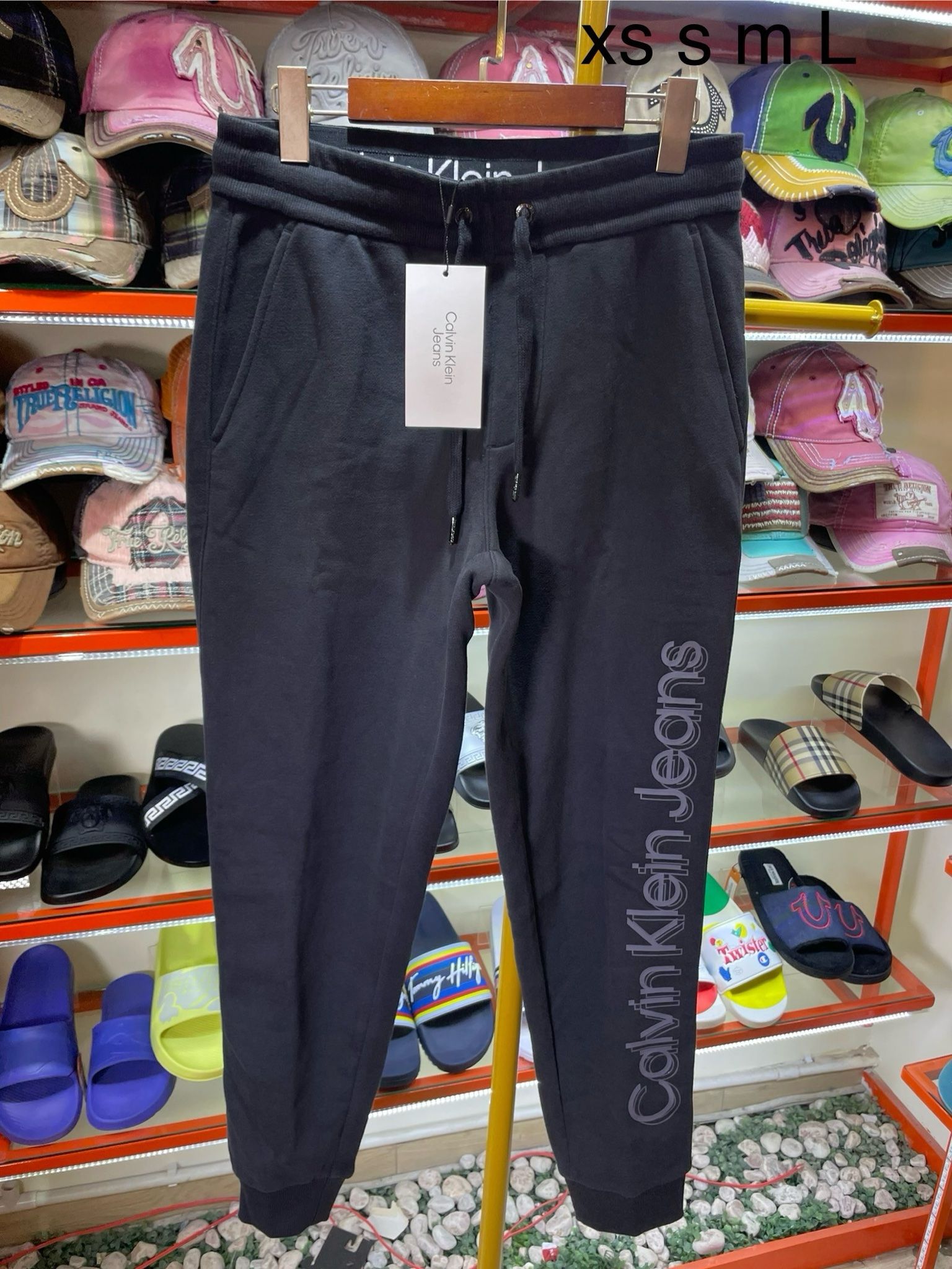 Quần Dài Thun CK Calvin Klein Đen - New - SP25406510 - TB01