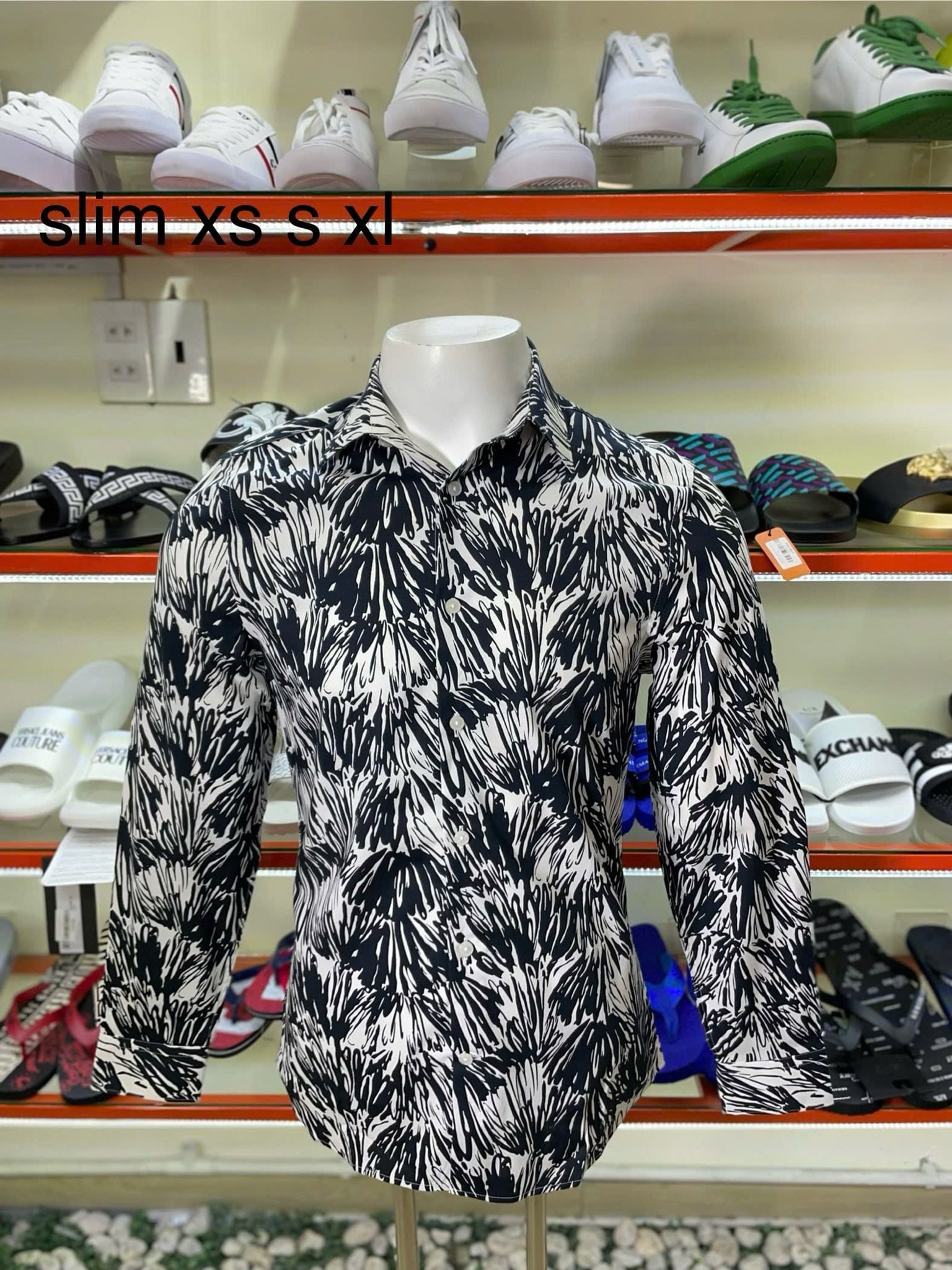 Áo Sơ Mi Tay Dài Express Trắng Hoa Đen - New - 06030038 - TE01