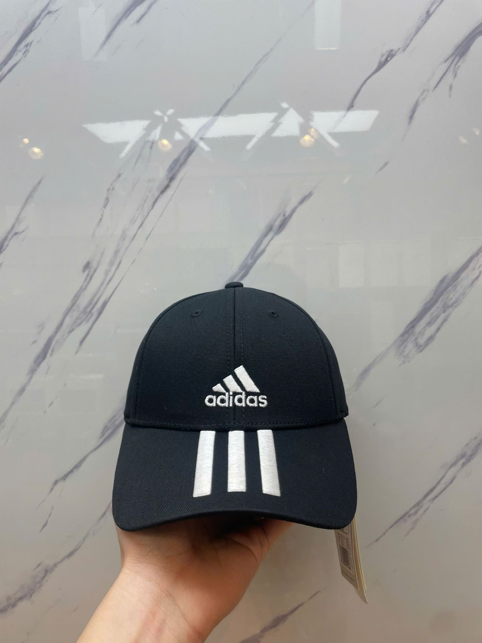 Nón Adidas Đen Ba Vạch Trắng - New - FK0894