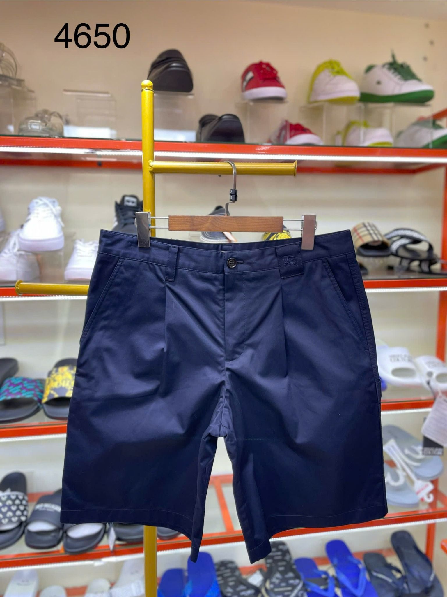 Quần Short Kaki Burberry Xanh Smoked Navy - New - 156009B3590 - PB01