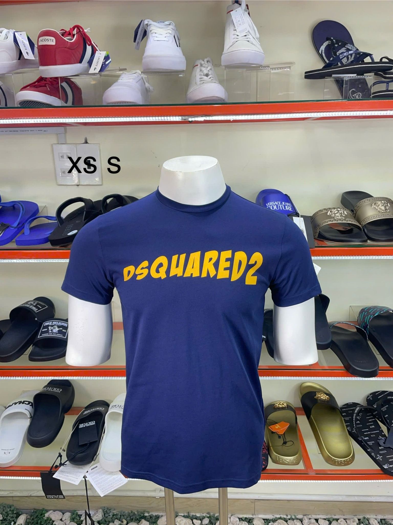 Áo Thun DSQ Dsquared2 Xanh Navy Chữ Vàng Lớn Dần - New - DQ1735 - PC01
