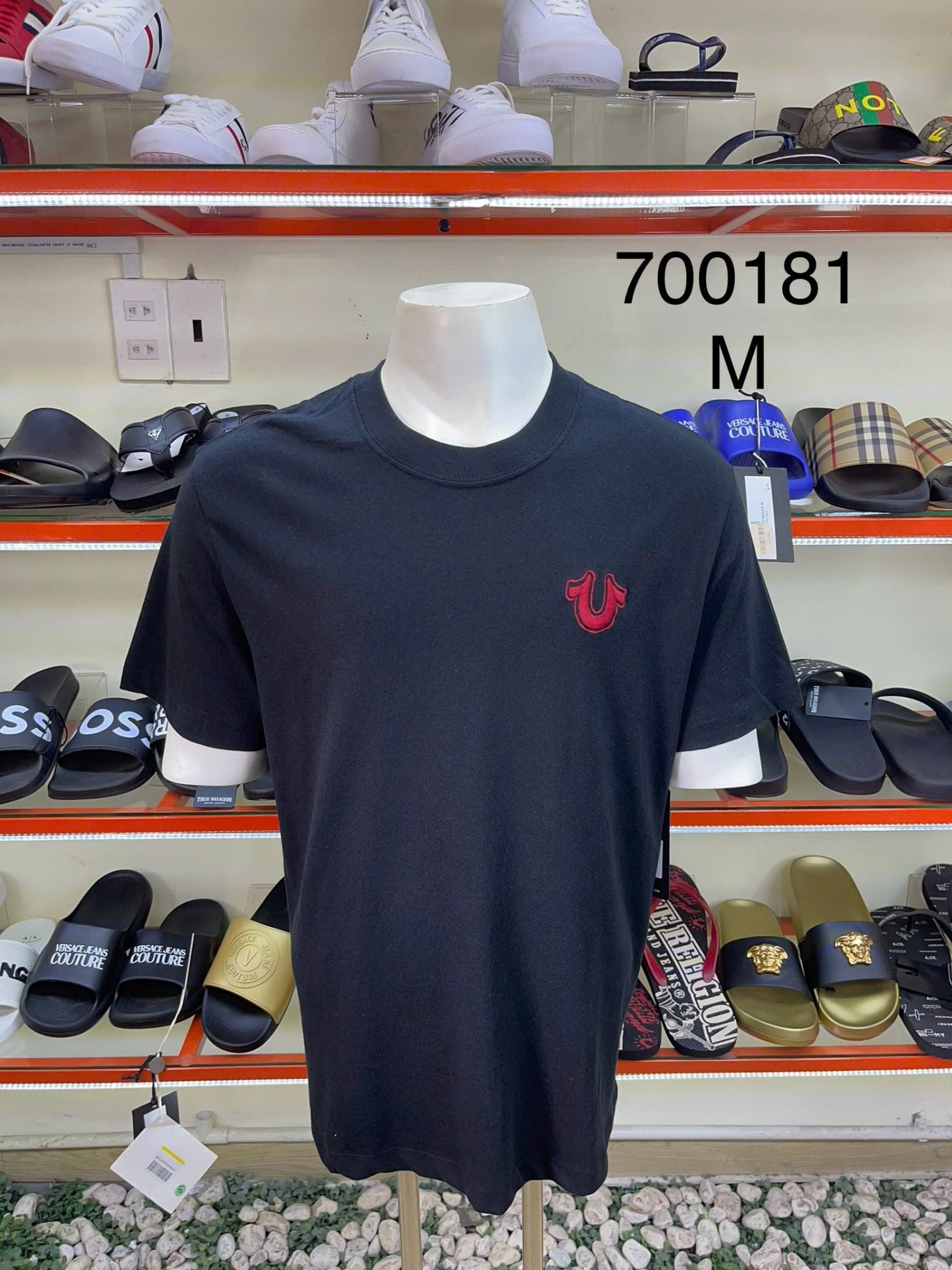 Áo Thun True Religion Đen Thêu Logo Đỏ - New - 700181 - TB01