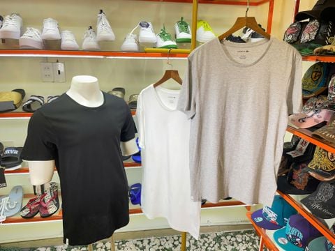 Set 3 Áo Lót Cổ Tròn Lacoste Trắng Xám Đen - New - TH332151