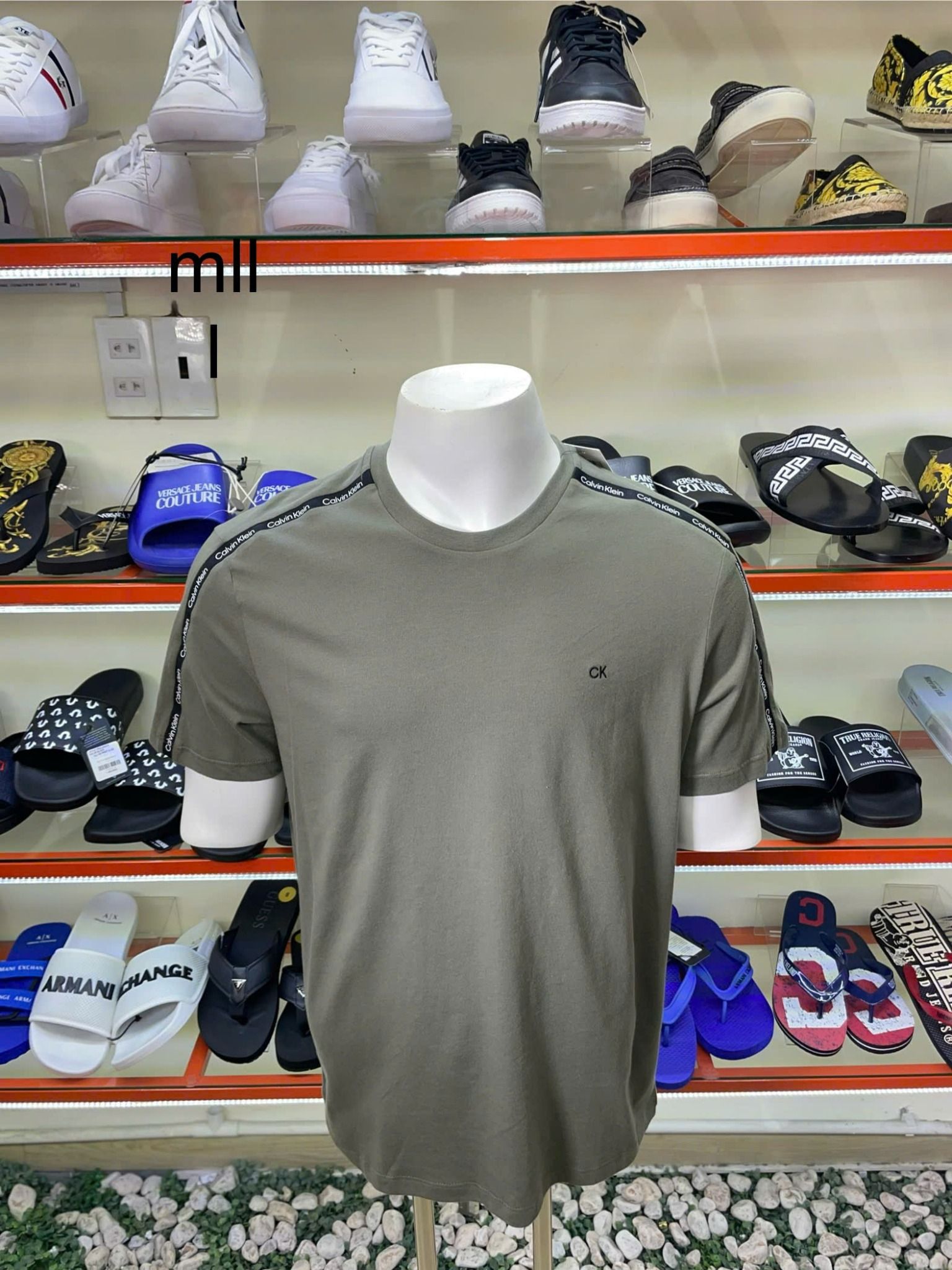 Áo Thun CK Calvin Klein Xanh Rêu Logo Thêu Đen Nhỏ - New - SP40601700