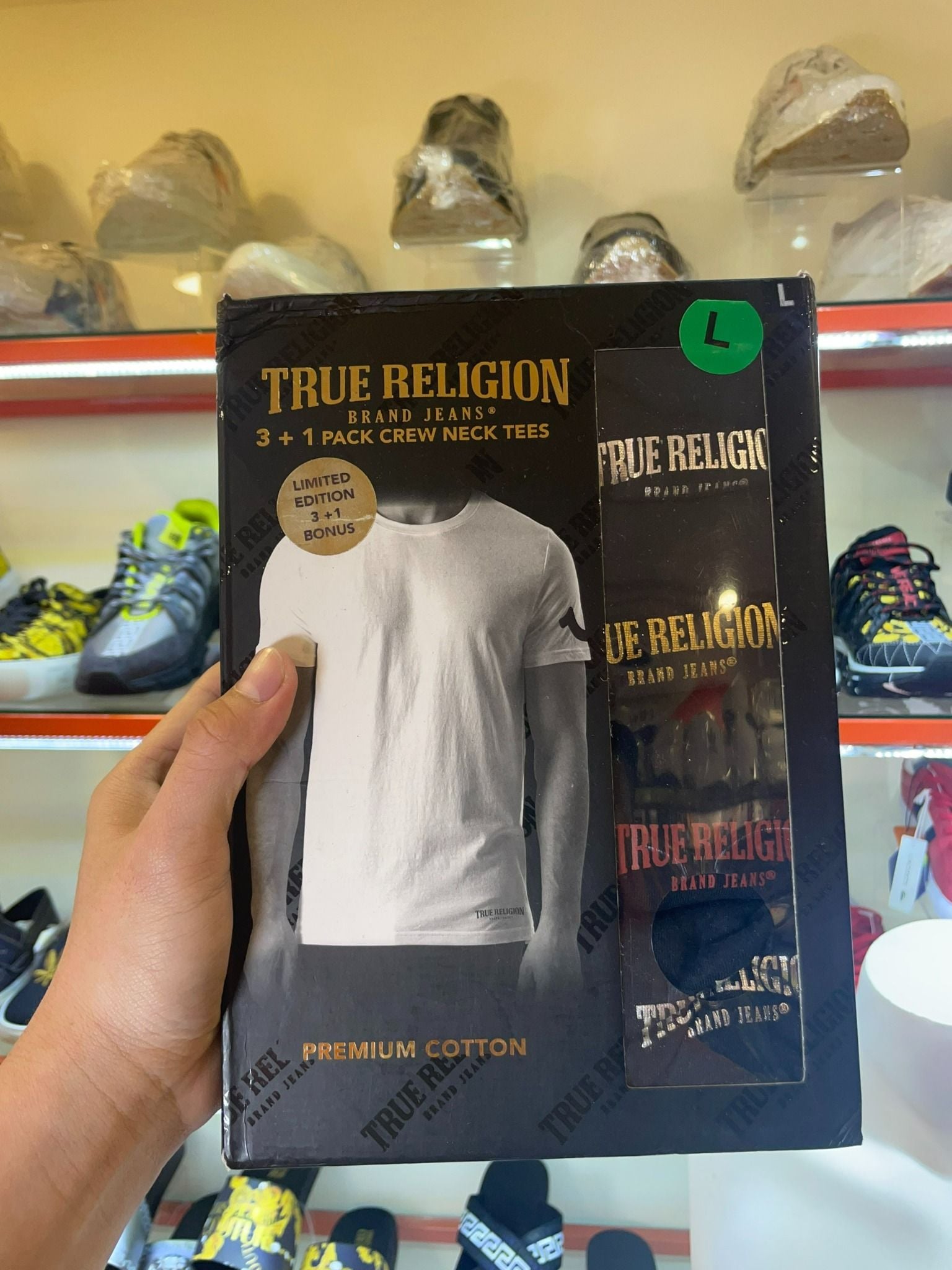 Set 4 Áo Lót Cổ Tròn True Religion Đen Đỏ Bạc Vàng New - TRCOCN402W