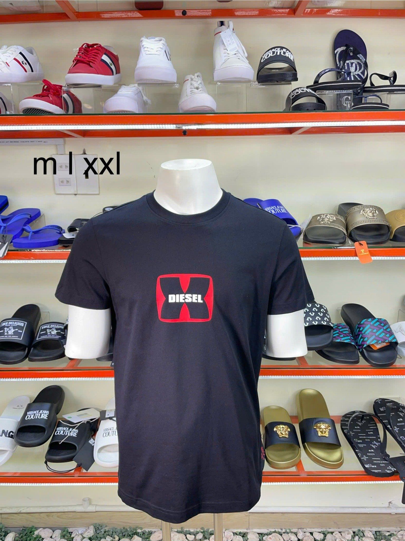 Áo Thun Diesel Đen Chữ Trắng Hình Đỏ - New - A03848RPATI - TD02