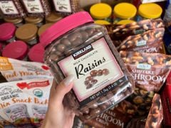 (7/2024) Socola bọc nho khô Raisins Kirkland 1.5kg