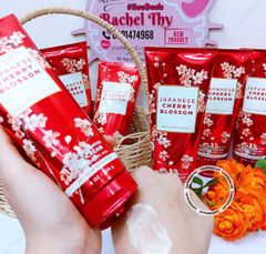 Xịt body B&BW Japanese Cherry Blossom 236ml