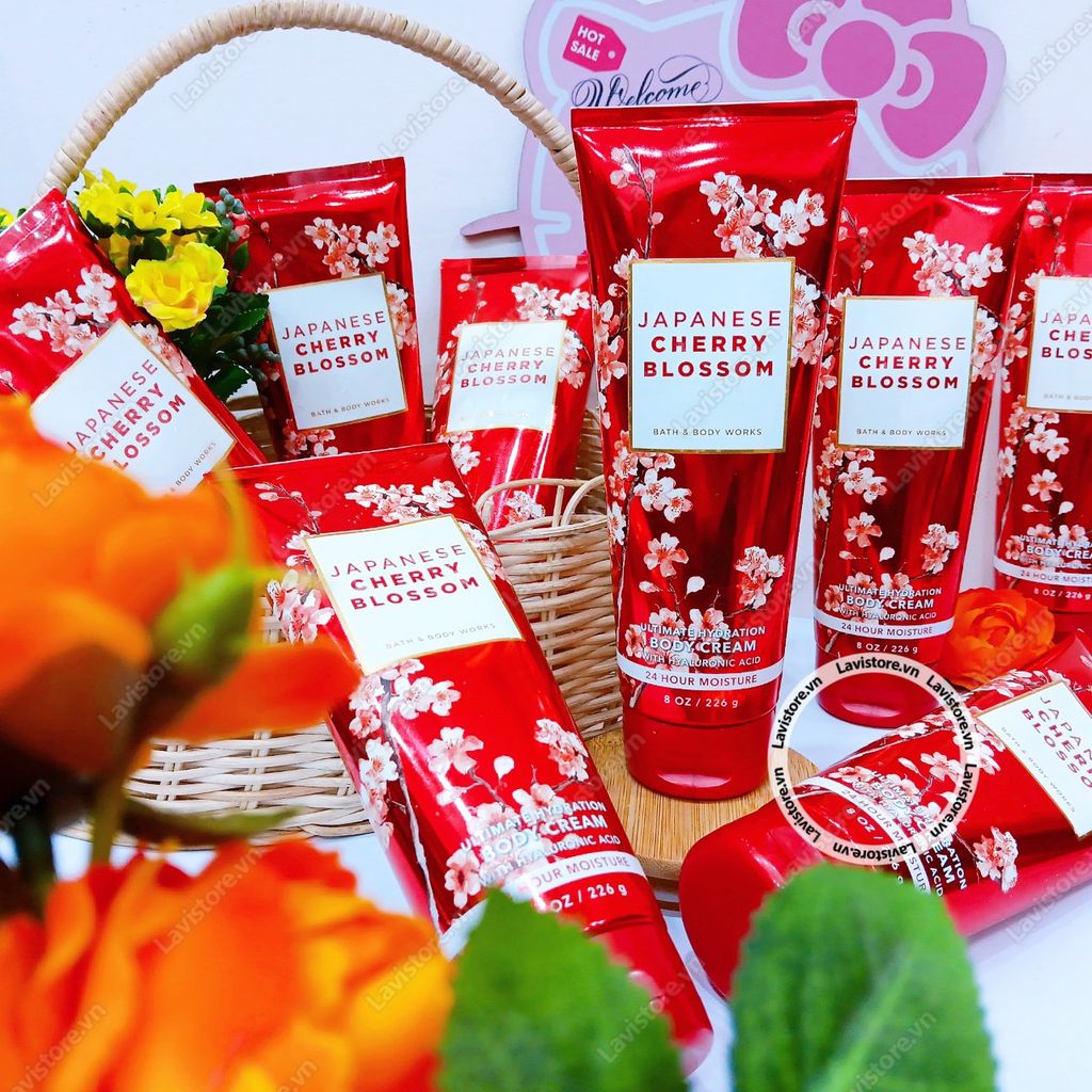 Xịt body B&BW Japanese Cherry Blossom 236ml