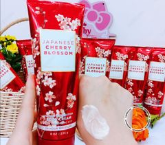 Xịt body B&BW Japanese Cherry Blossom 236ml