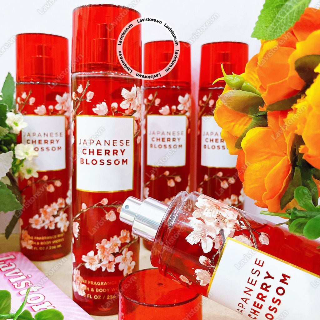Xịt body B&BW Japanese Cherry Blossom 236ml