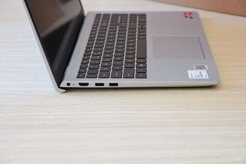 Laptop New Dell Inspiron 15 3515 Ryzen R5-3500U/ Ram 8GB/ SSD 256GB/ Silver