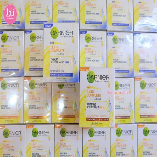 Mặt Nạ Ngủ Dưỡng Sáng Da Ban Đêm Garnier Light Complete Yoghurt Sleeping Mask 50ml