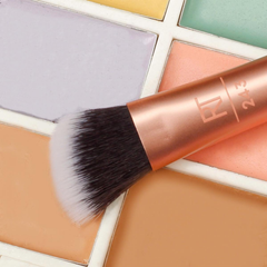 Cọ Khối Mũi Real Techniques RT243 Angled Shadow Makeup Brush