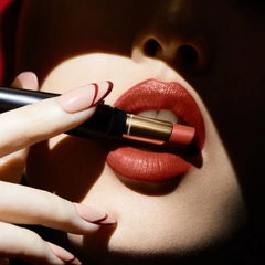 Son Thỏi Christian Louboutin Rouge Stiletto Lumi Matte Slimstick 2g