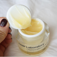 Kem Dưỡng Ẩm Chiết Xuất Keo Ong Dạng Dầu CNP Propolis Ampule Oil In Cream 50g