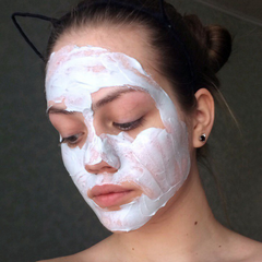 Mặt Nạ Đất Sét Dưỡng Ẩm Kiềm Dầu Se Khít Lỗ Chân Lông Grandma Agafyas Recipes 100ml