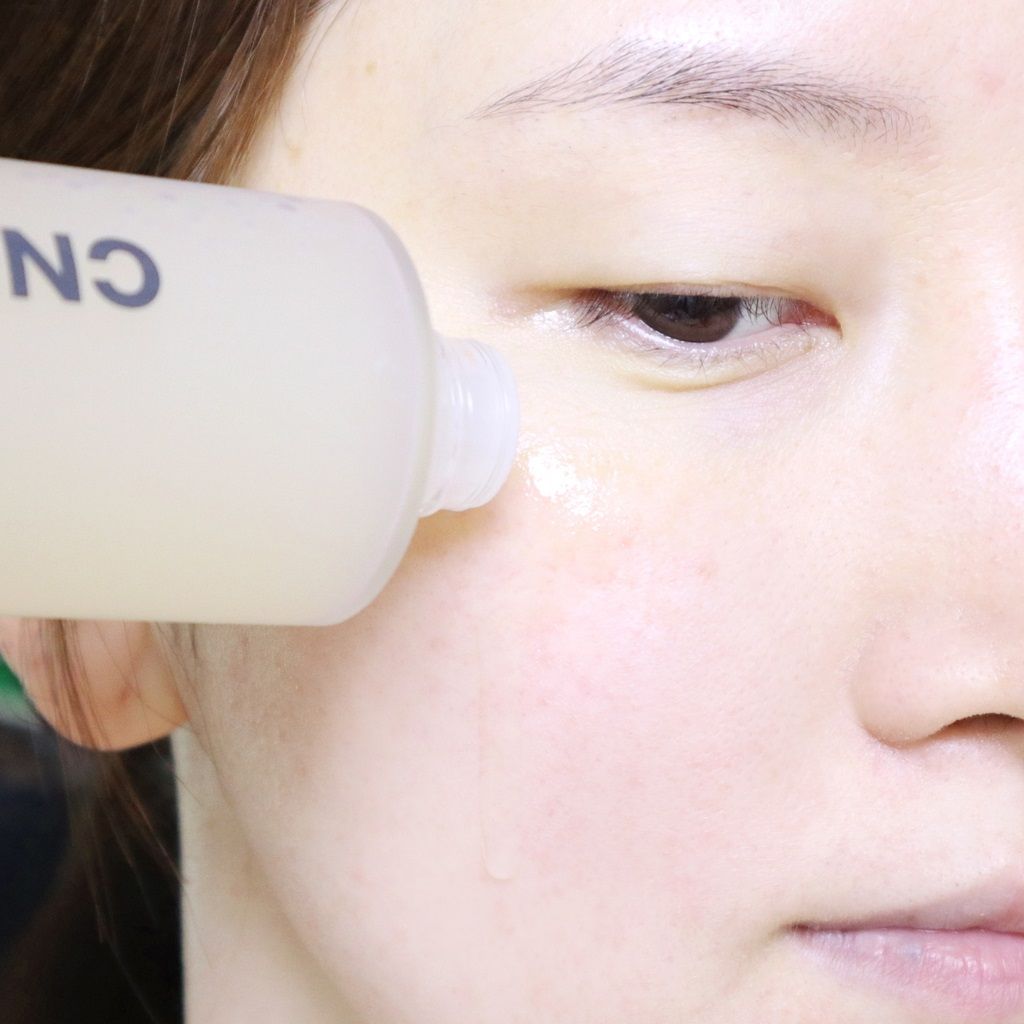 Nước Thần Keo Ong Phục Hồi Da CNP Laboratory Treatment Ampule Essence