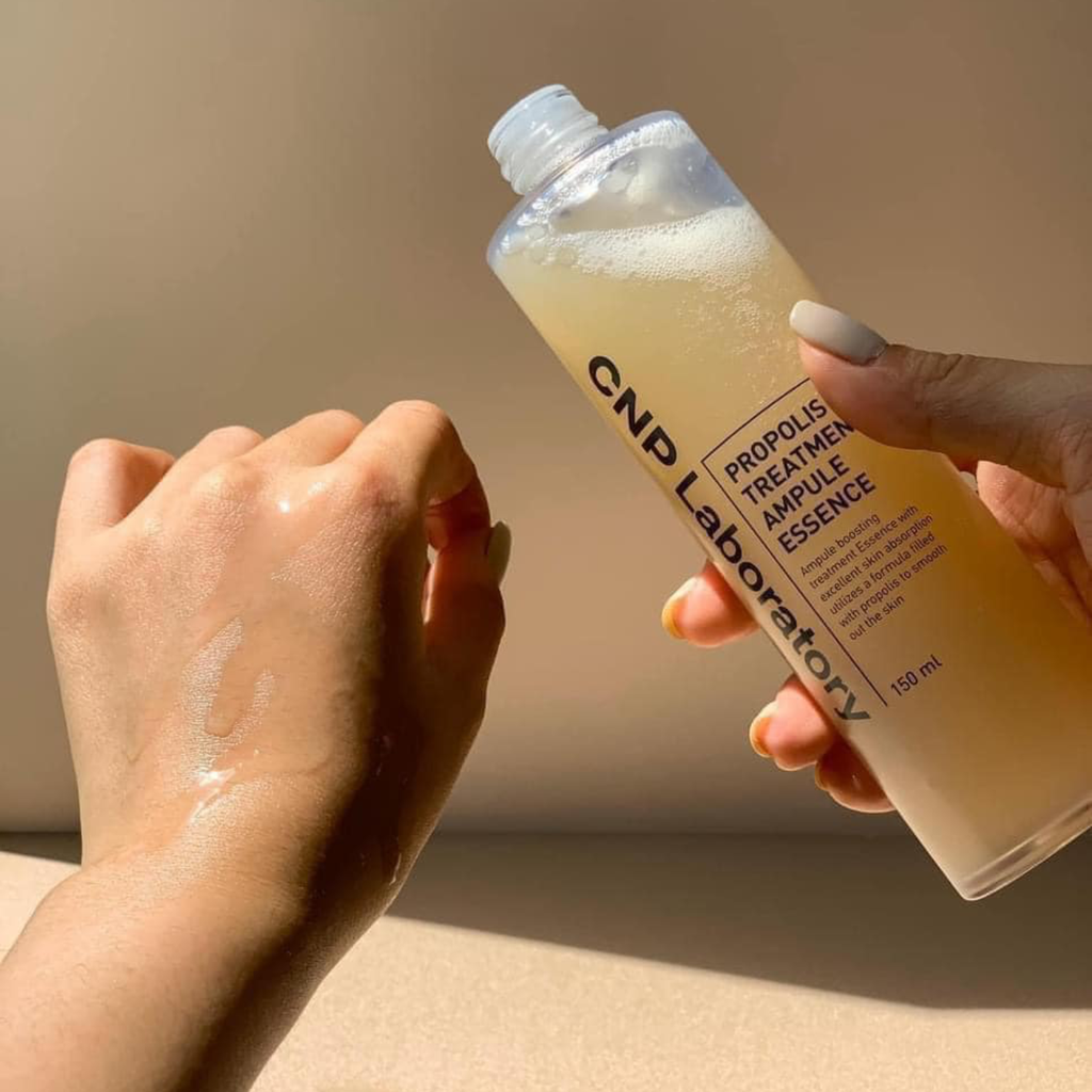 Set Nước Thần Keo Ong Phục Hồi Da CNP Laboratory Treatment Ampoule Essence (100ml + 150ml)