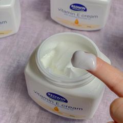 Kem Dưỡng Da Redwin Vitamin E Cream 300G