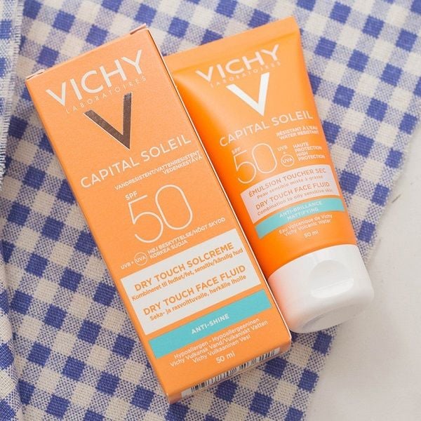 Kem Chống Nắng Dạng Gel Vichy Ideal Soleil Ultra-Melting Milk Gel SPF50 PA+++ 200ml