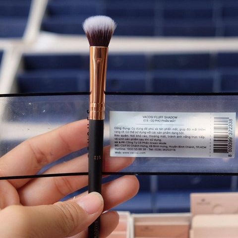 Cọ Phủ Phấn Mắt Vacosi Fluff Shadow E15 Fluff Shadow Brush