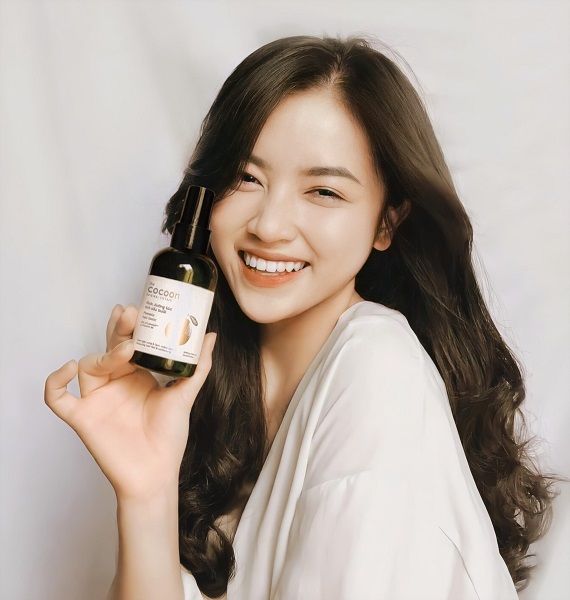 Nước Dưỡng Tóc Giảm Gãy Rụng Và Làm Mềm Tóc Tinh Dầu Bưởi The Cocoon Pomelo Hair Tonic 140ml