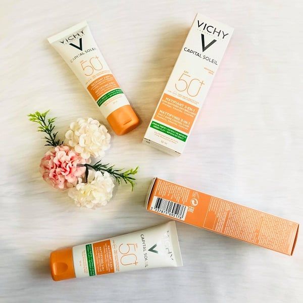 Kem Chống Nắng Kiềm Dầu Vichy SPF50+ Capital Soleil Mattifying 3in1 50ml