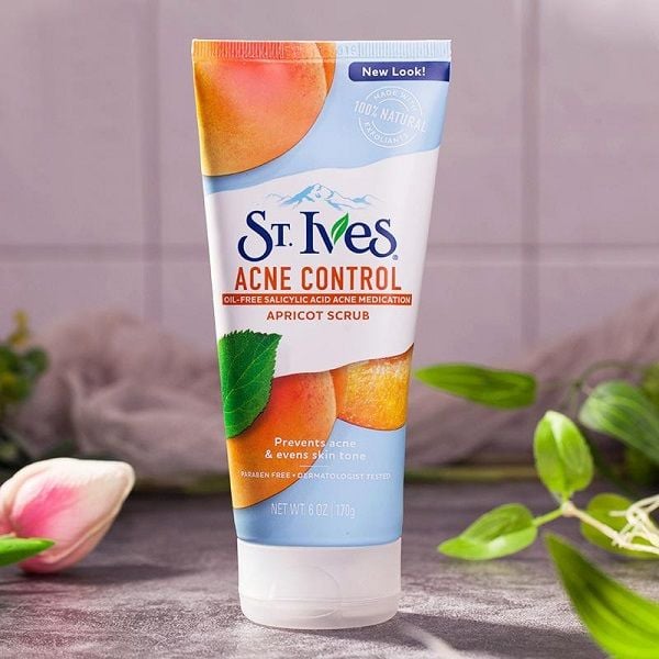 Sữa Rửa Mặt Tẩy Tế Bào Chết Quả Mơ Ngừa Mụn St.Ives 170g