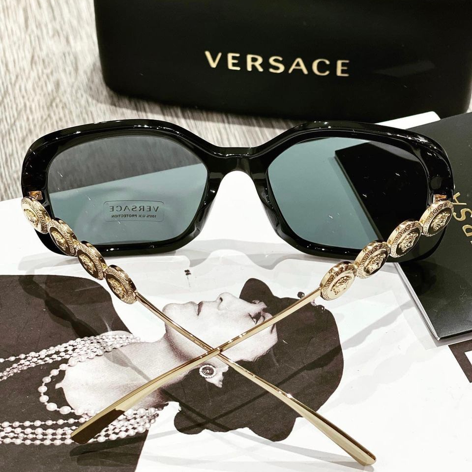 Kính thời trang Versace