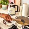 Ấm siêu tốc RUSSELL HOBBS RETRO  tích hợp đồng hồ nhiệt độ