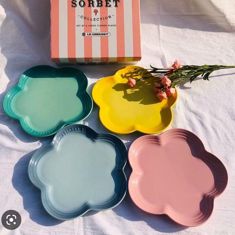 Set đĩa cánh hoa Le Creuset size 22cm