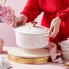 Nồi Le Creuset Valentine 22cm màu trắng hình tim núm vàng