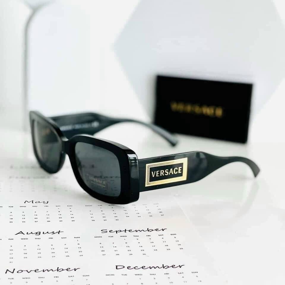 Kính thời trang Versace