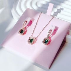 Bộ bông tai và vòng cổ Swarovski Millenia đá vuông xanh lá