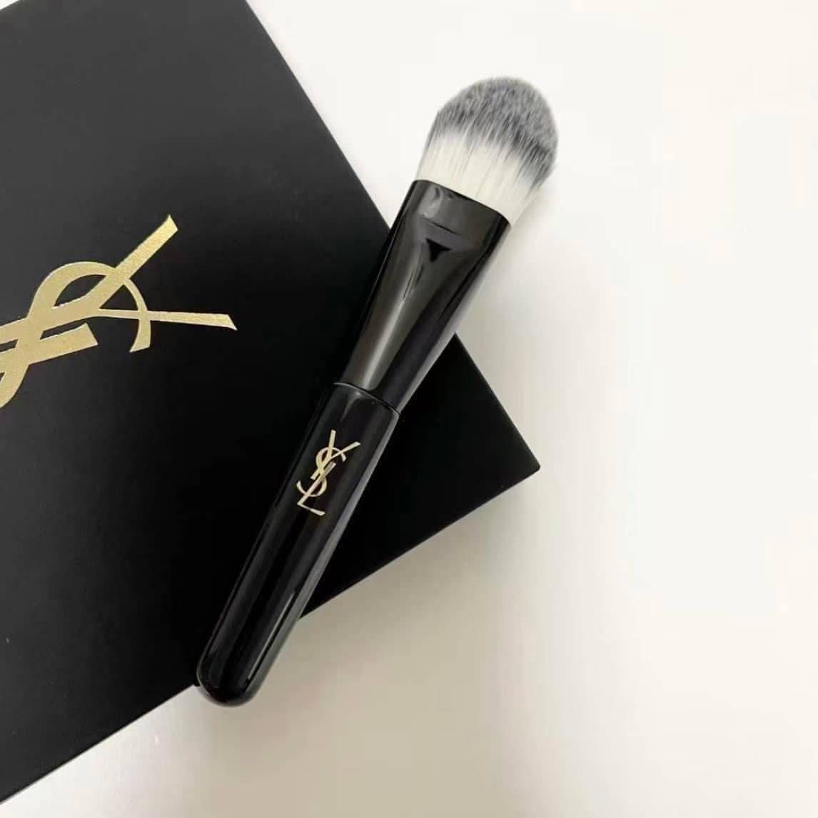 Cọ tán kem nền YSL mini Foundation Brush