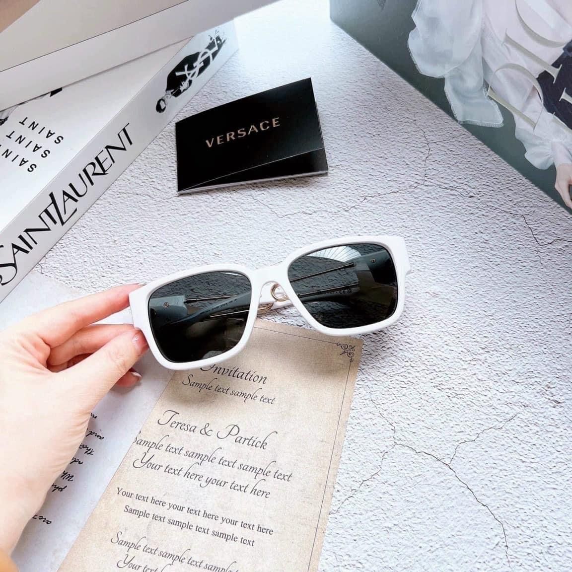 Kính Versace kim bằng Restock màu trắng