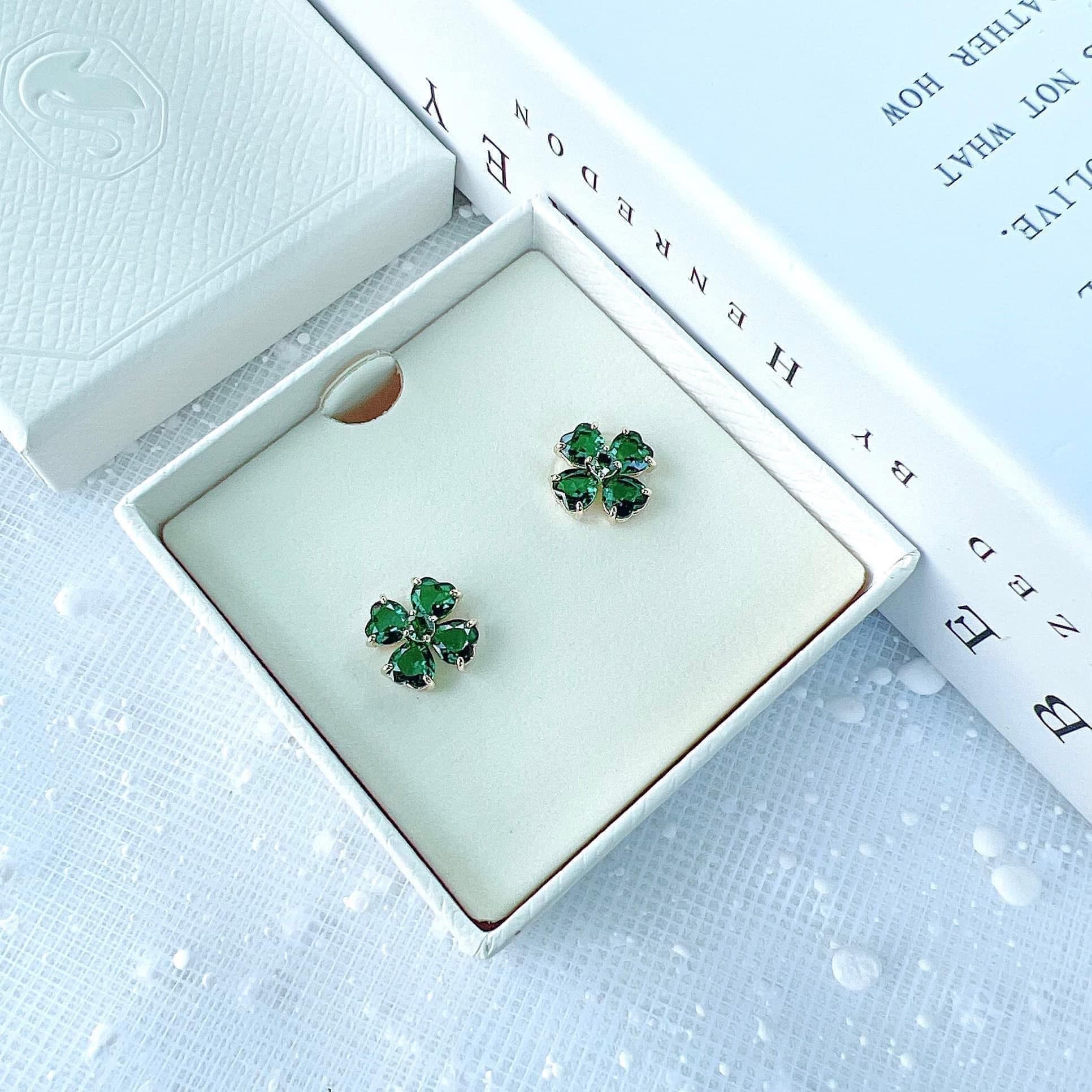Hoa tai cỏ 4 lá xanh Ngọc Bích Swarovski