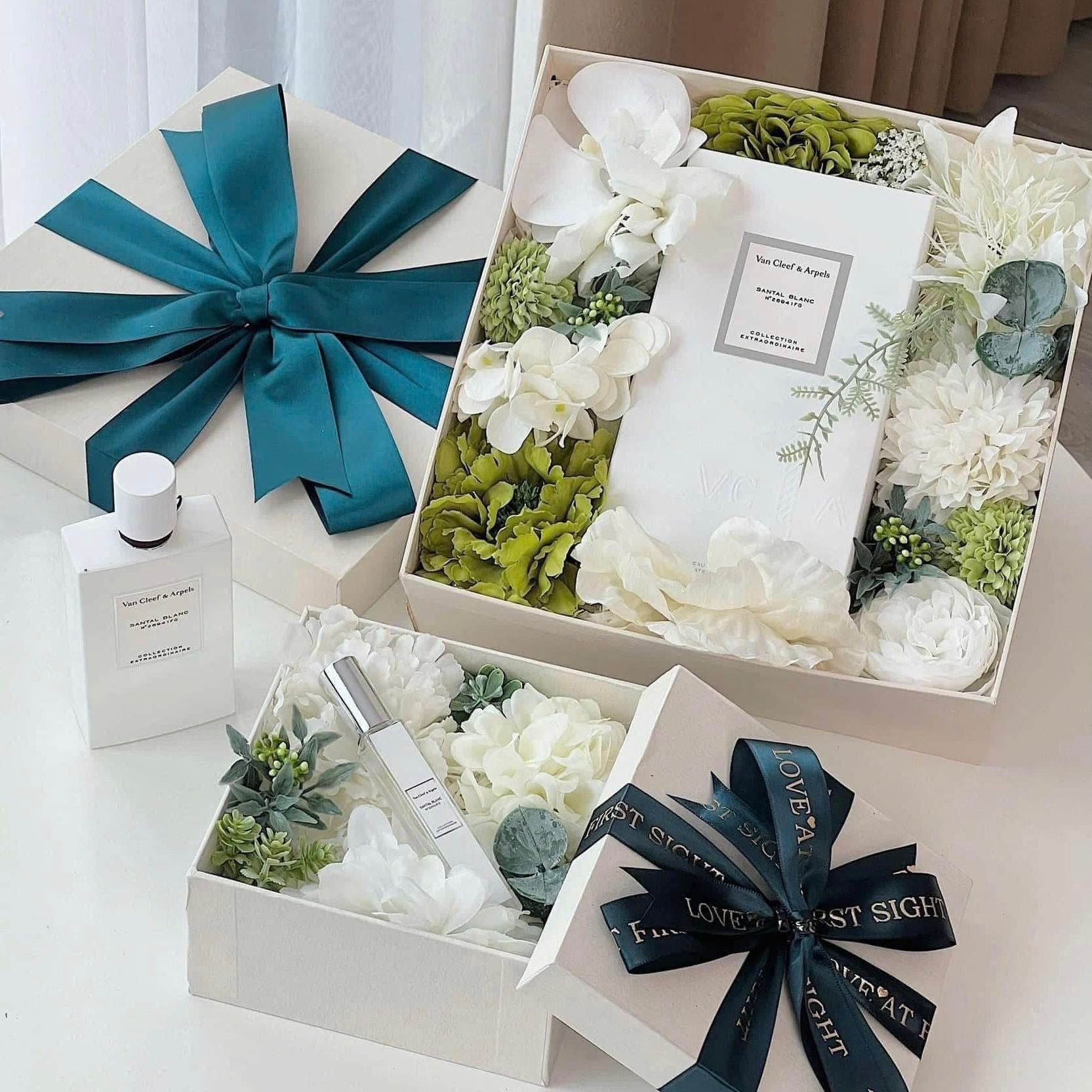 Nước hoa Van Cleef & Arpels Santal Blanc