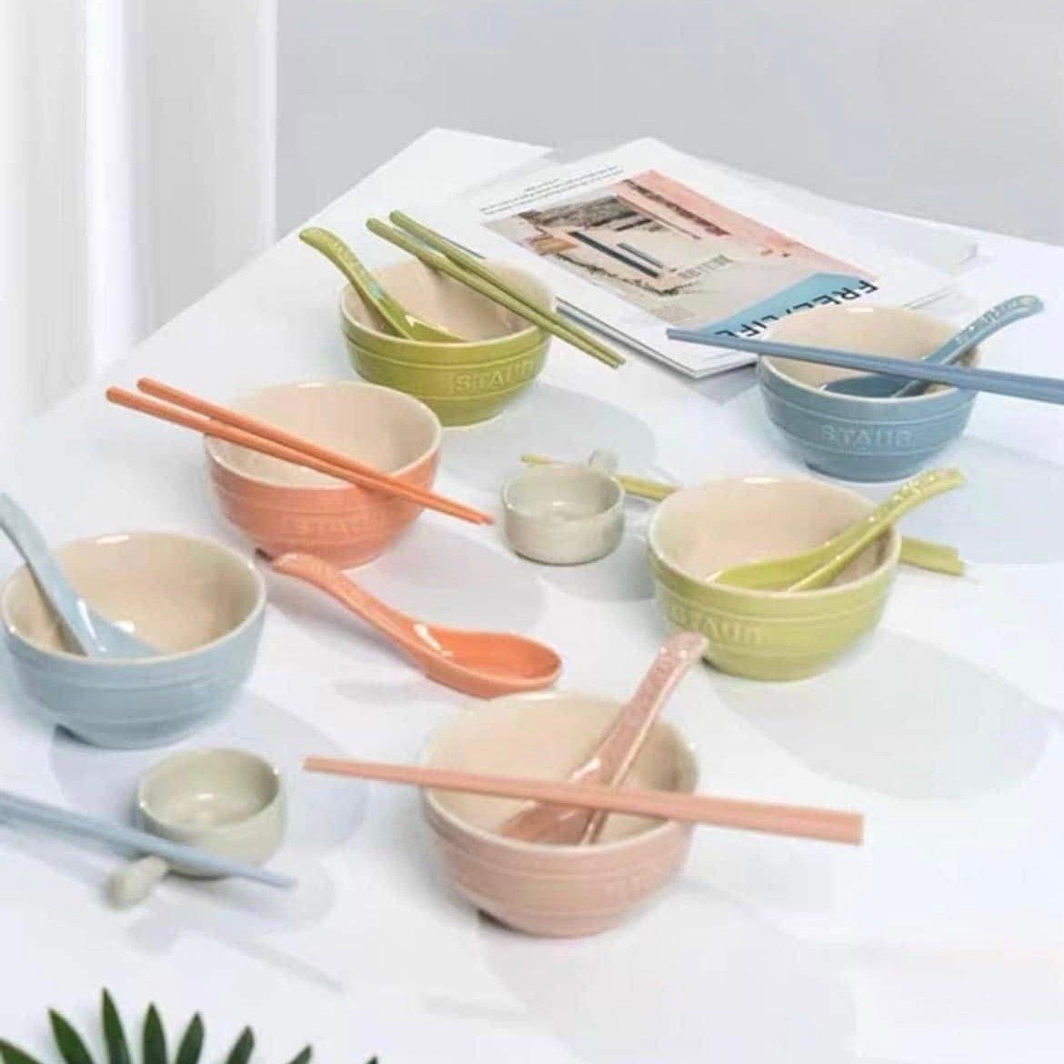 Bộ 18 món bát đĩa Staub Macaroon