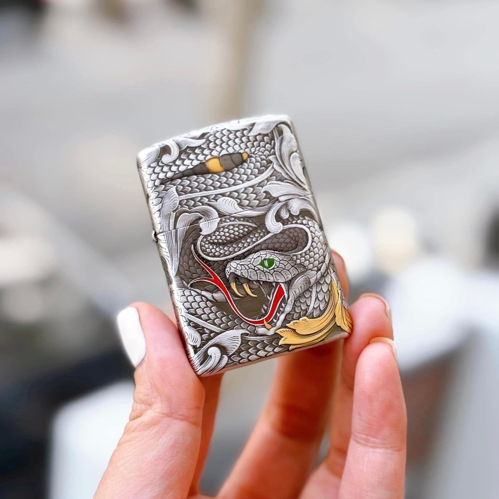 Bật lửa Zippo rắn chúa bản limited