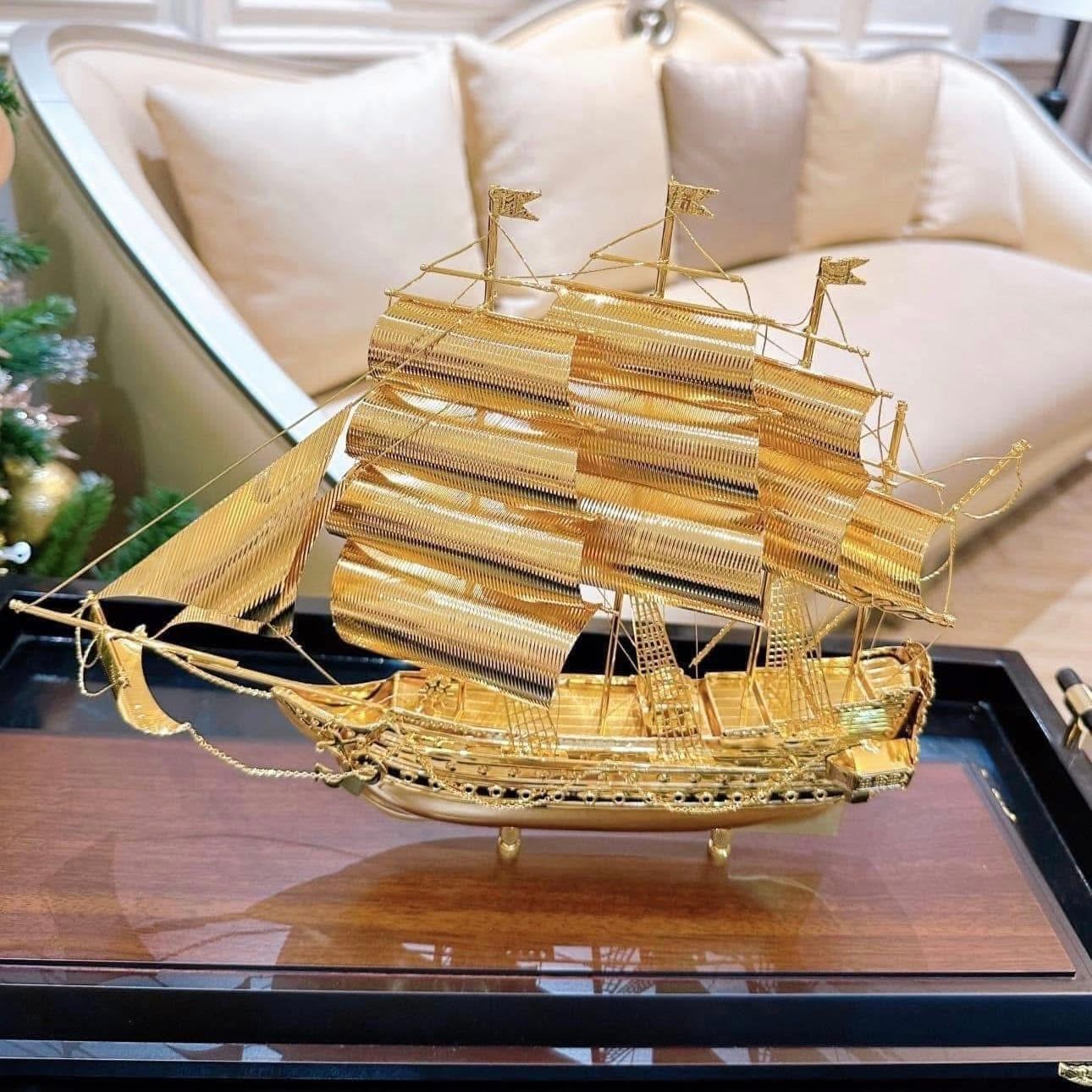 Thuyền buồm Handmade mạ vàng 24k