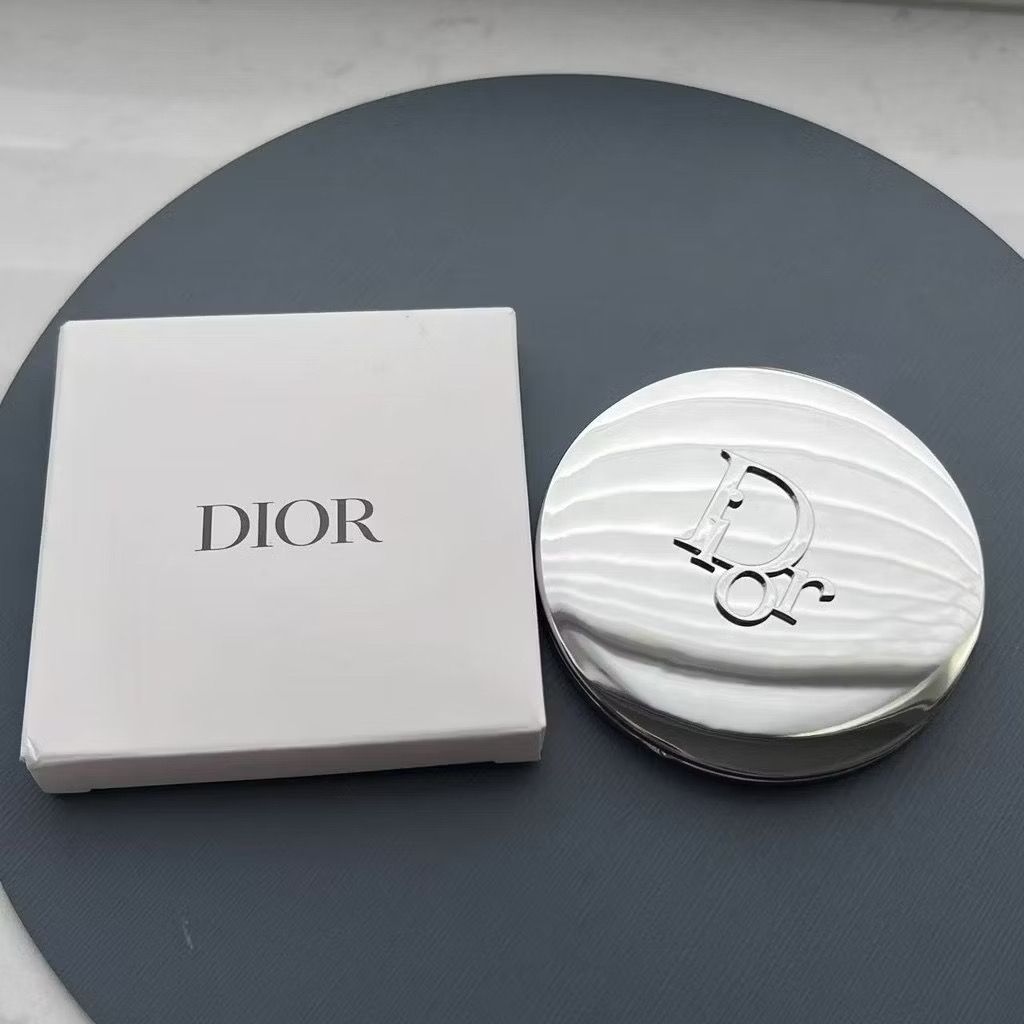 Gương trang điểm 2 mặt Dior