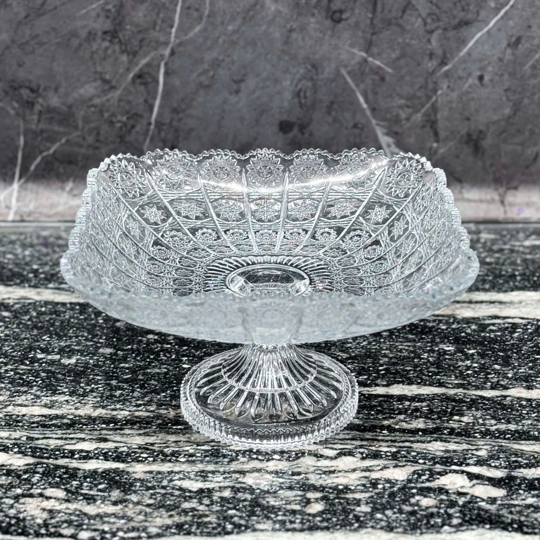 Chân bồng vuông pha lê mài 2025