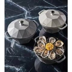 Nồi Staub Dimond size 22cm màu Gray Truffle