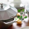 Nồi Staub Dimond size 22cm màu Gray Truffle