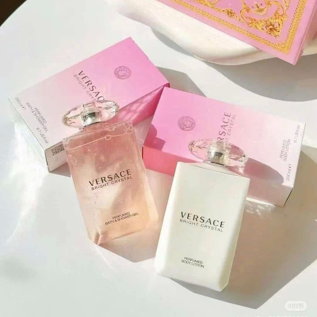 Set sữa tắm và dưỡng thể nước hoa Versace Bright Crystal