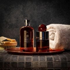 Sữa tắm nam Molton Brown Re-Charge Black Pepper