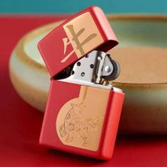 Bật lửa Zippo Trâu màu đỏ