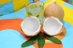 Dừa xiêm xanh Bến Tre - túi lưới 3 quả